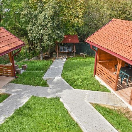 Tomis House Hotel Curtea de Argeş Eksteriør billede