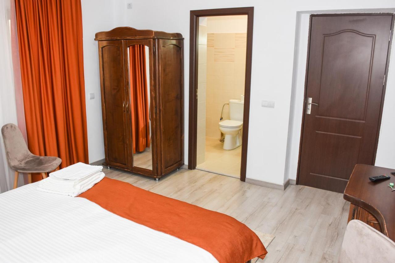 Tomis House Hotel Curtea de Argeş Eksteriør billede