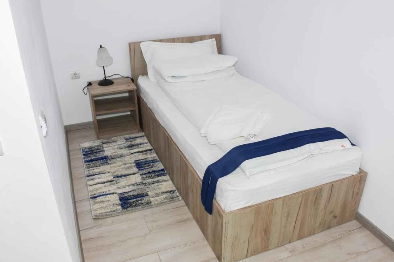 Tomis House Hotel Curtea de Argeş Eksteriør billede