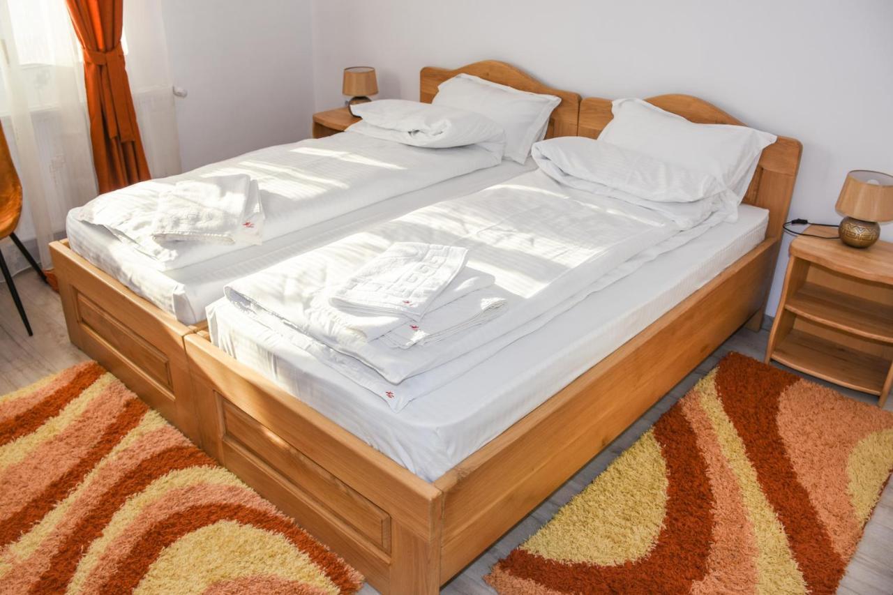 Tomis House Hotel Curtea de Argeş Eksteriør billede