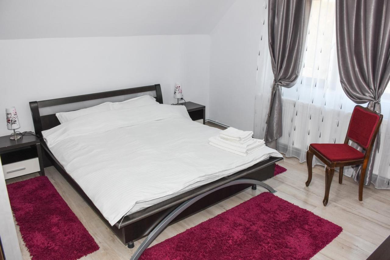 Tomis House Hotel Curtea de Argeş Eksteriør billede