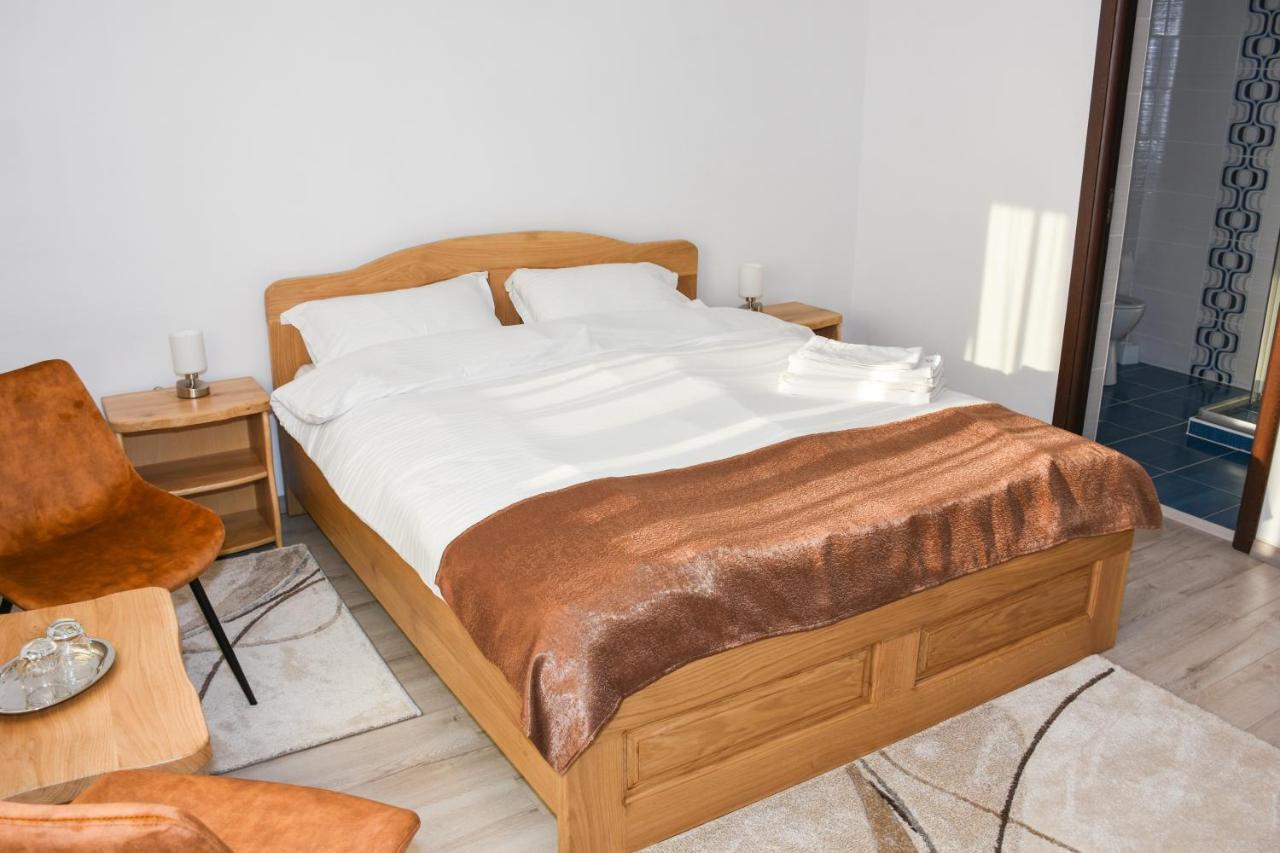 Tomis House Hotel Curtea de Argeş Eksteriør billede