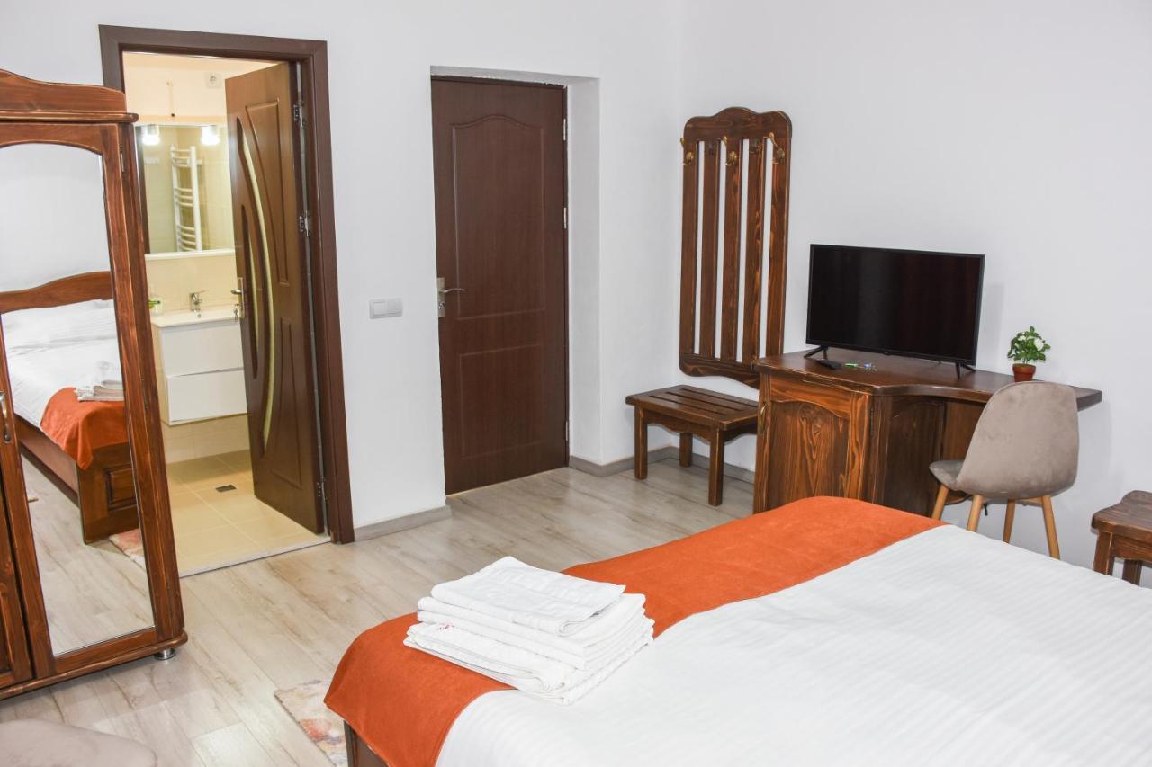 Tomis House Hotel Curtea de Argeş Eksteriør billede