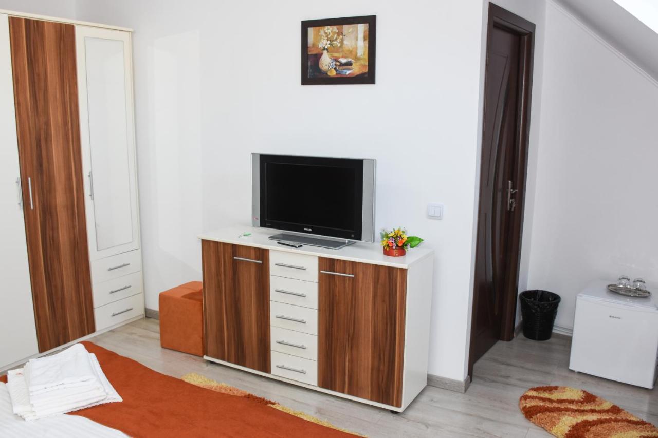 Tomis House Hotel Curtea de Argeş Eksteriør billede