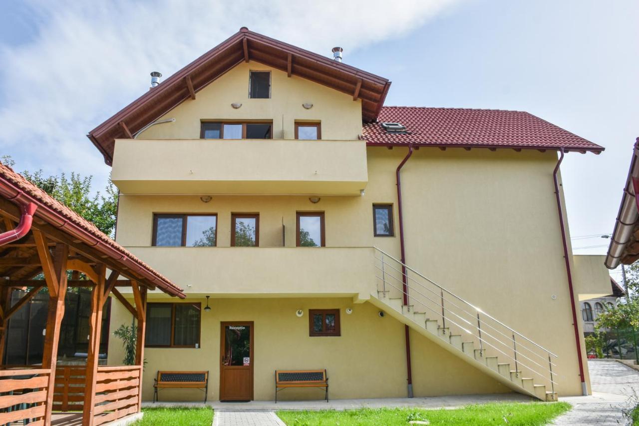 Tomis House Hotel Curtea de Argeş Eksteriør billede